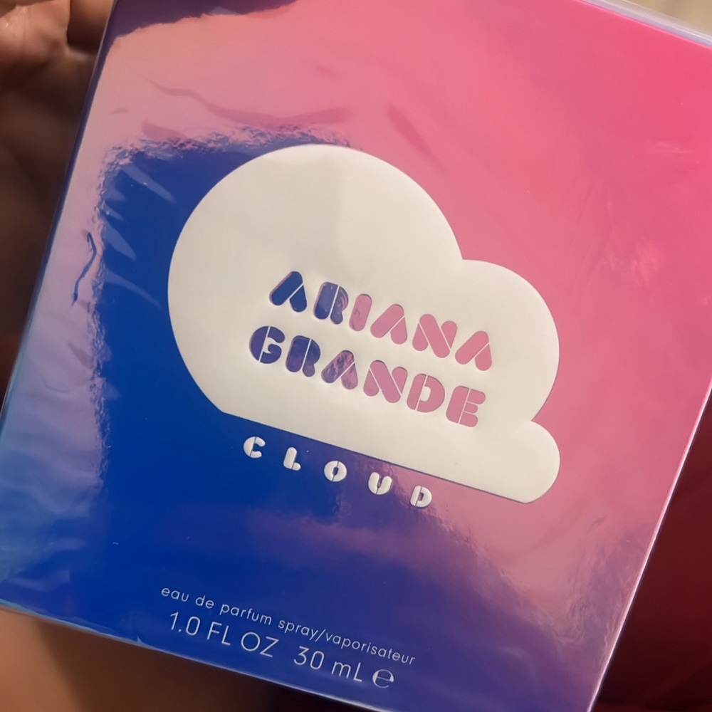 Ariana Grande Cloud